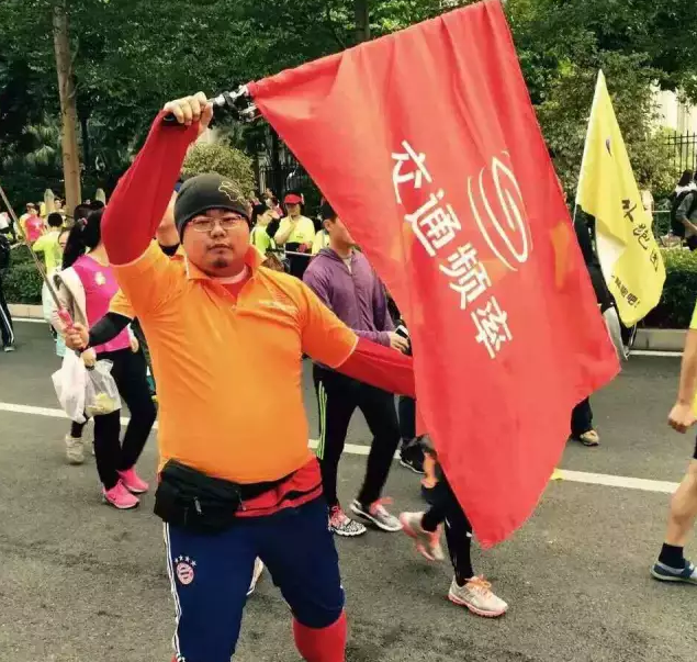 首页 深圳电台主持人 杜峰峰哥在深圳上的一家学校是园岭托儿所,一家